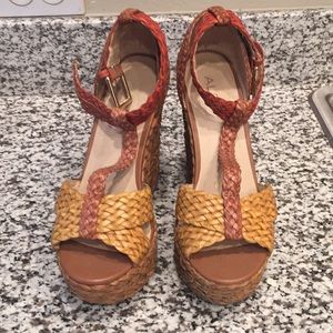 Super cute hard to find Aldo sandals